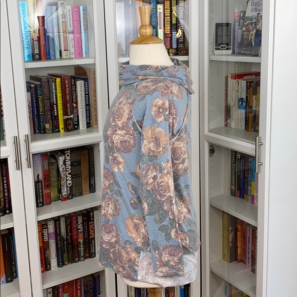 Blue Floral Long Sleeve Turtleneck Tee - Picture 6 of 13